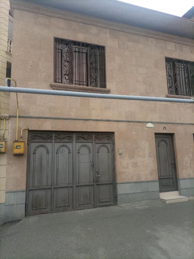 Hero Hostel Yerevan Luaran gambar